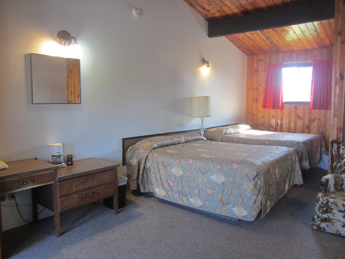 Pembina River Inn Entwistle Bagian luar foto
