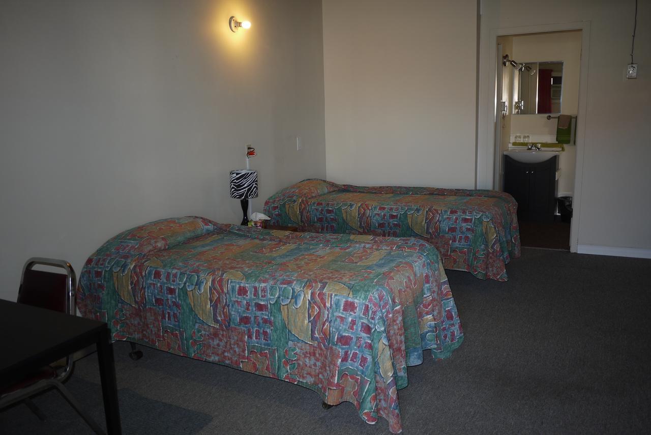 Pembina River Inn Entwistle Bagian luar foto