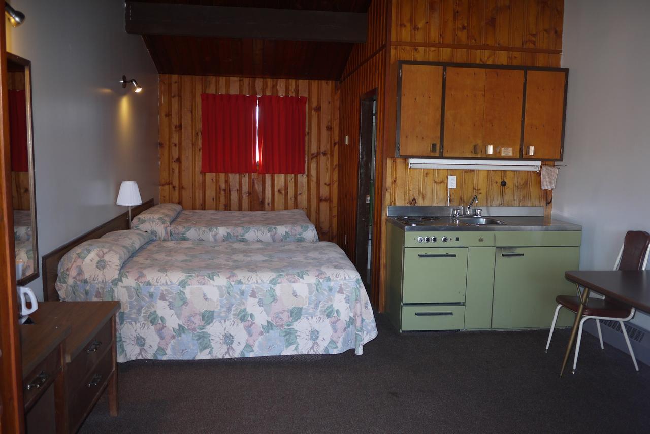 Pembina River Inn Entwistle Bagian luar foto