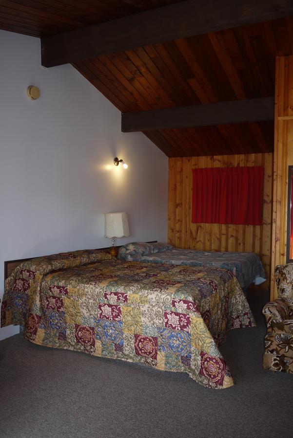 Pembina River Inn Entwistle Bagian luar foto