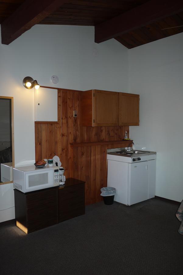 Pembina River Inn Entwistle Bagian luar foto